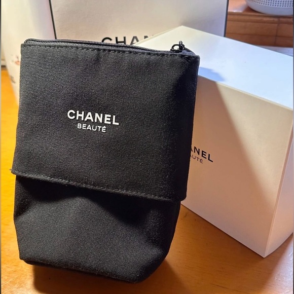 CHANEL Handbags - CHANEL Beauté Black Zip Cosmetic Pouch